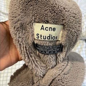 🗽 Acne Studios scarf